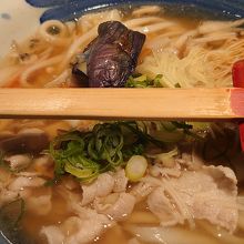 生姜仕立ての肉うどん