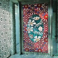 自動ドアの開き方が独特すぎた