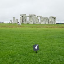 オーディオガイドを、聞きながら見学