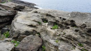 ひょっこり小さな駐車場があって