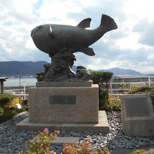 亀山八幡宮世界最大のふぐ像
