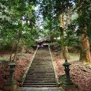 ニニギノミコトが降臨したとされる&#27125;觸の峰建てられた神社は高千穂を代表するパワースポット