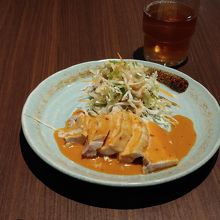 一品メニューのよだれ鶏。