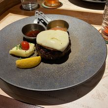 肉汁ハンバーグ