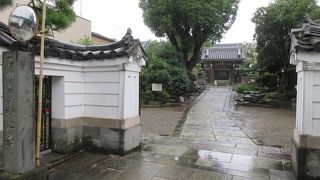 堂宇も大きくて、遠くからでも大屋根がよく目立ちました。