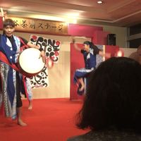 ティンガーラのステージは迫力満点！