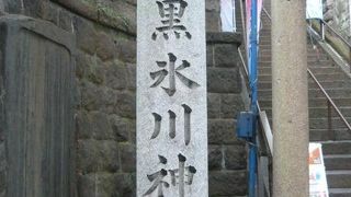 大橋の氷川神社は、国道２４６号線沿いにある氷川神社であり、判り易い場所にあります。
