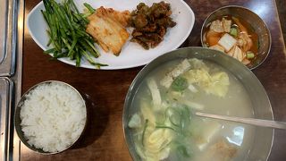 韓国人も並んで食べる超有名店