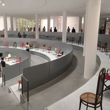 歴代の椅子たち