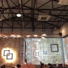 店内はオシャレ