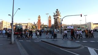 モンジュイック地区への入口にある大きな広場