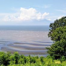 もっと潮が引きます。