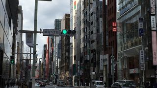 GINZA SIX 前の大通り