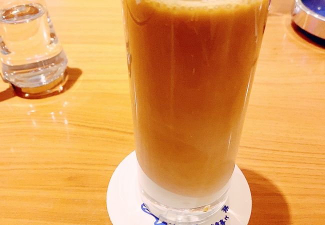 歌舞伎町の深夜の喫茶店