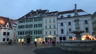 別名をマクシミリアン噴水