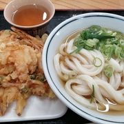 坂出駅付近で、朝からうどんが食べられました