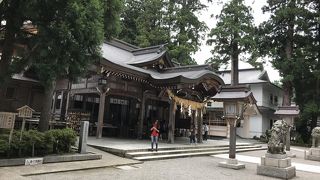 大きな白山神社です。