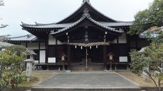 立派な温泉神社