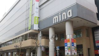 ファッション主体の商業ビル