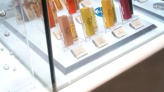 カラフルなリップグロス