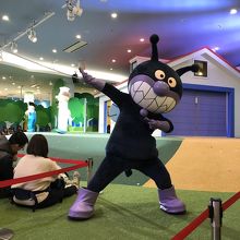 ショー見る位置は大事かも！通路なかなか良い