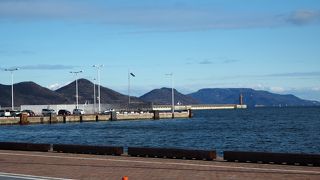 灯台まで歩いて行ける