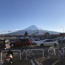 駅駐車場は30分なら無料！駐車場からの富士山