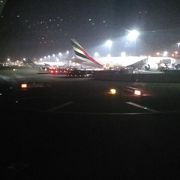 成田からエジプトカイロのトランジットで利用しました。大きなハブ空港です!!