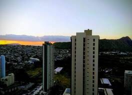 Waikiki Banyan Condo