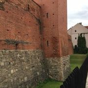 スウェーデン門や火薬塔付近にある城壁が残っていました