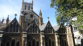 ロンドン最古のゴシック建築