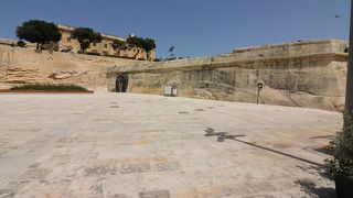 シティゲートの脇