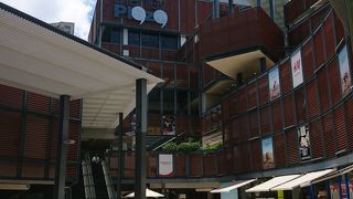 おしゃれなショッピング施設