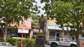 キャプテン クック像