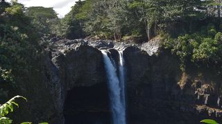 虹がかかるという滝ですが・・・