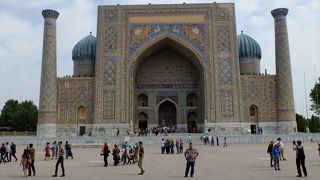 虎？ライオン？　不思議な動物と人面模様が施されたメドレセ