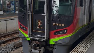 2020年２月８日現在、高徳線の一部の列車でも2700系が使用されています