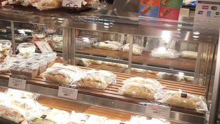 サンドイッチはこちらで