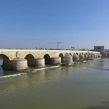 数千年も経つ橋、ローマ橋。