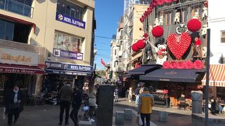 ユスキュダルに比べるとカドキョイの方が都会的