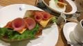 落ち着いた穴場カフェ