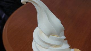 色々な地域の物産展です。