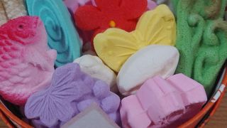 お雛様の落雁がかわいい。