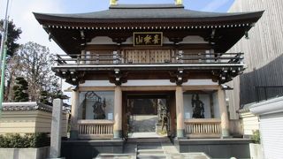 山門（増長天、持国天、多聞天、広目天）が立派で見ごたえあります