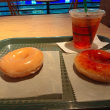 ドーナツとドリンク