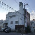 良き時代のコザを見つけた、胡屋十字路裏路地のテキサスホテル