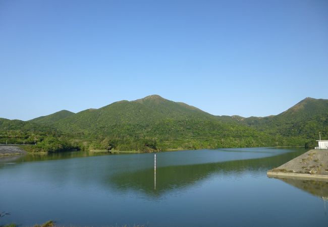 於茂登岳の麓の静かなダムでした。