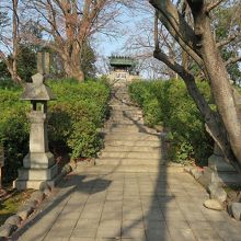 JR「清洲」駅から歩いて公園へ到着、社がありました