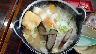 食事とお土産が買える