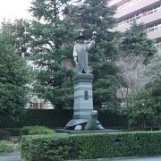 江戸東京博物館の前に立つ徳川家康像